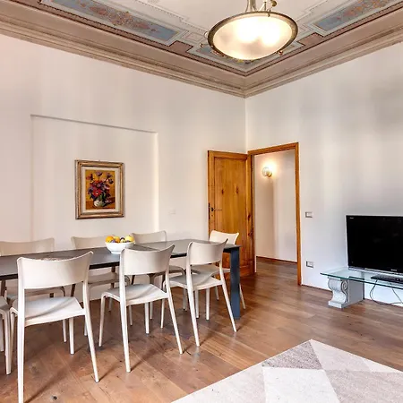 Pisana By Mamo Floransa